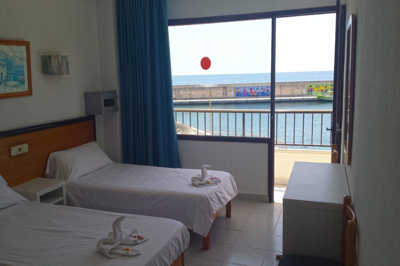 Hostal Port Corona Cala Ratjada  Ngoại thất bức ảnh