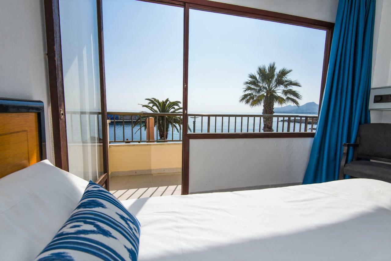 Hostal Port Corona Cala Ratjada  Ngoại thất bức ảnh